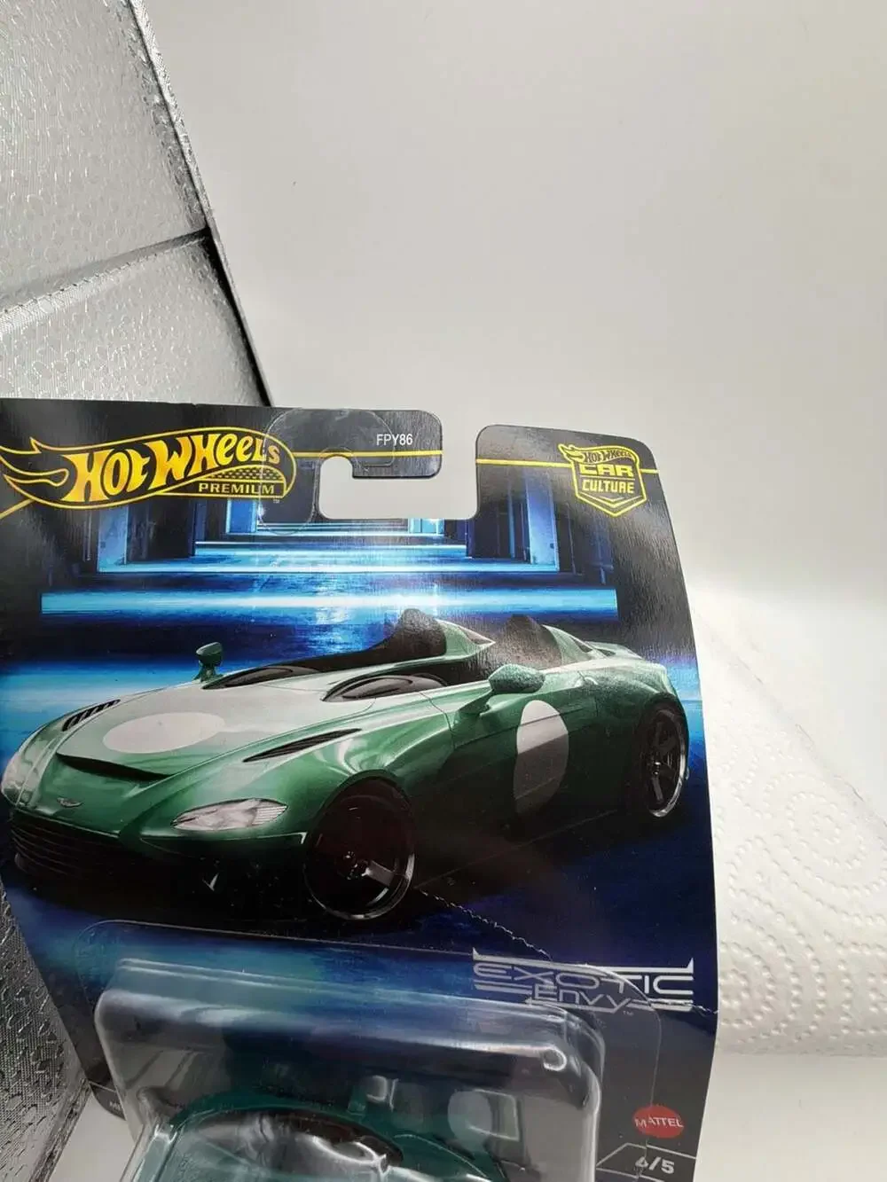 Hot Wheels Premium Car Culture Exotic Envy 4/5 Aston Martin V12 Speedster